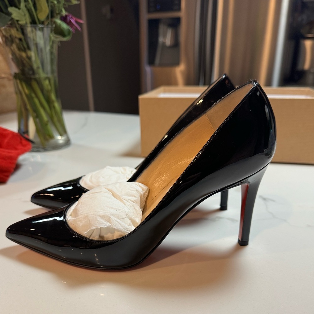 Almost new Christian Louboutin Pigalle 85 Black Patent Leather!